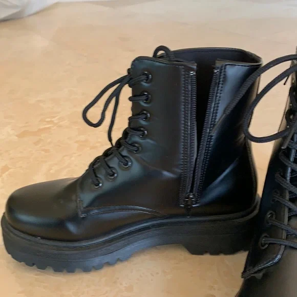 Qupid Black Combat Boots - Picture 3 of 6